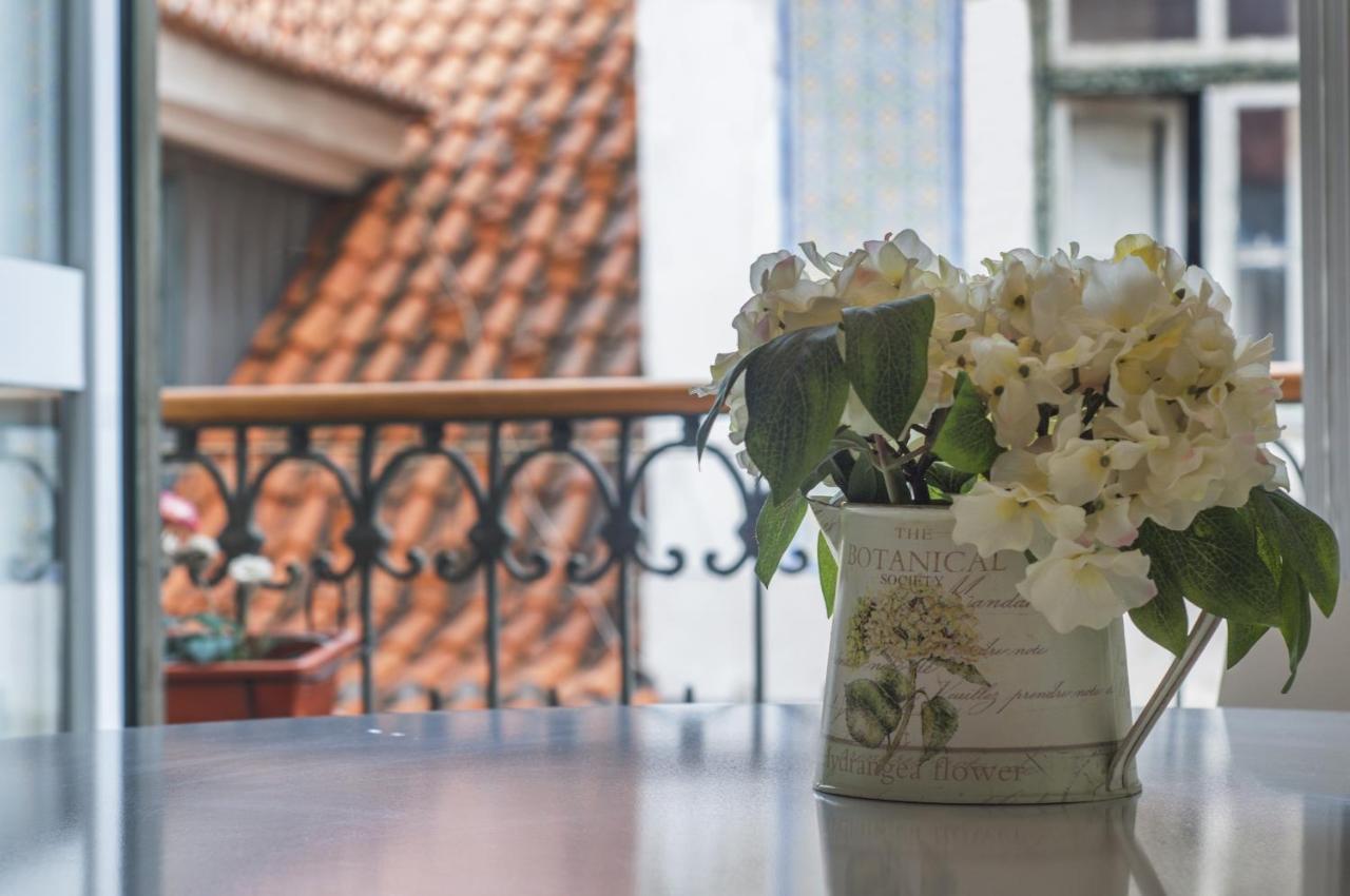 Apartamento Chic Urban Retreat At Downtown With Balcony & Views Lisboa Exterior foto