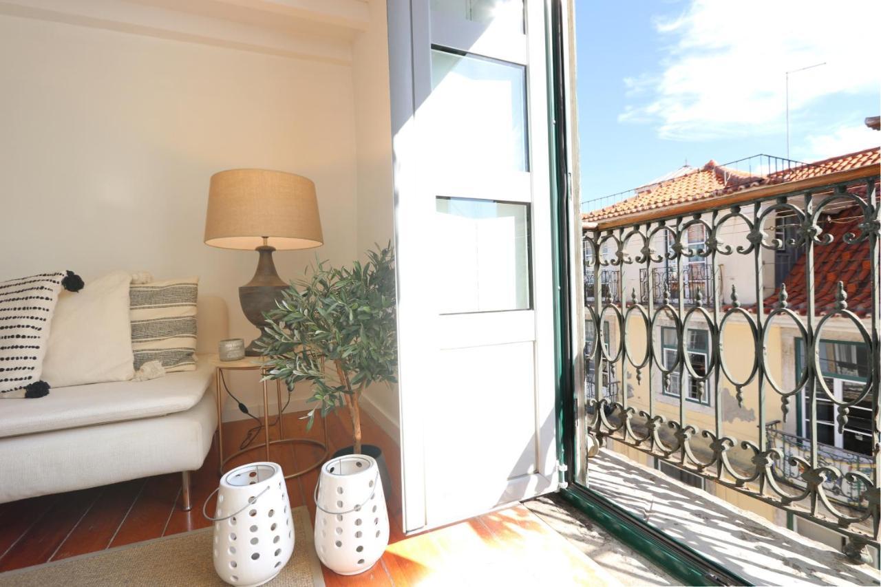 Apartamento Chic Urban Retreat At Downtown With Balcony & Views Lisboa Exterior foto