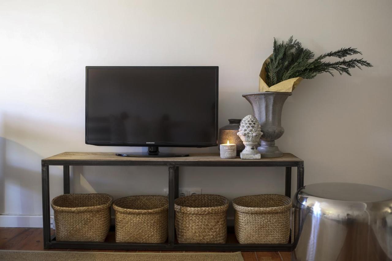 Apartamento Chic Urban Retreat At Downtown With Balcony & Views Lisboa Exterior foto